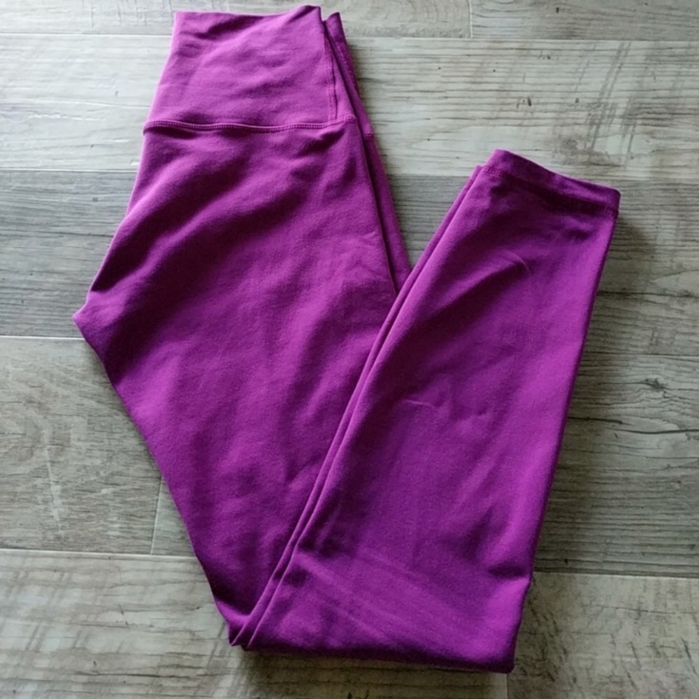 Hi rise lulu lemon wander under crops